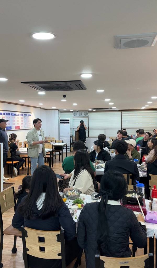 시식단에는 포항 출신 유튜버 '허미노', 부산 활동 인플루언서 '부산여자하쿠짱', 제주 기반 '제주놀미', 포항시 홍보대사 최동훈 UFC 파이터 등 전국에서 활동하는 인플루언서와 전문가들이 참여했다.