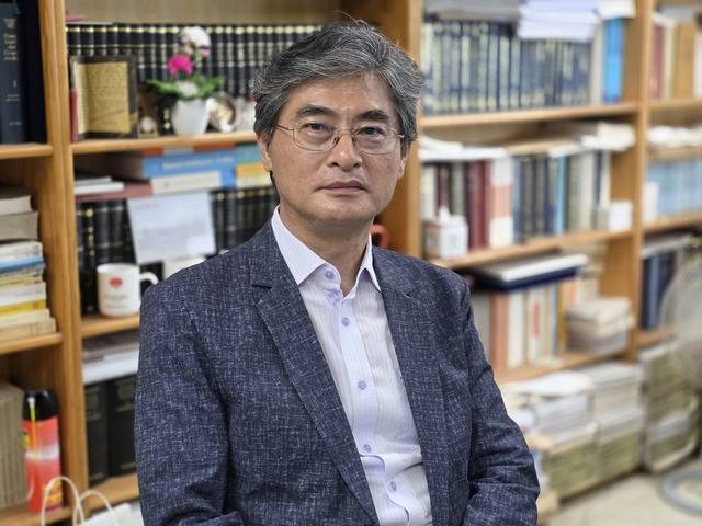 신봉기 경북대학교 로스쿨 교수. 김용국 기자
