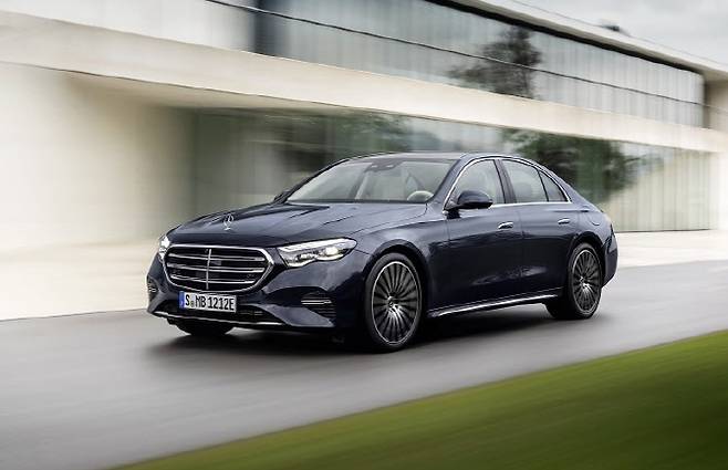 벤츠 ‘E 450 4MATIC 익스클루시브’ 외관 (사진=이배운 기자)