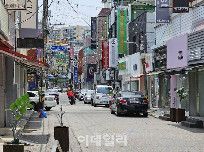 지난 4일 전남 여수 흥국상가 거리. 상점 곳곳이 공실로 남아 있다.(사진=김은경 기자)