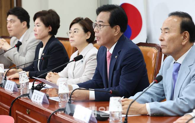 [이데일리 노진환 기자] 송언석 국민의힘 비상대책위원장 겸 원내대표가 14일 오전 서울 여의도 국회에서 열린 비상대책위원회의에서 모두발언을 하고 있다.