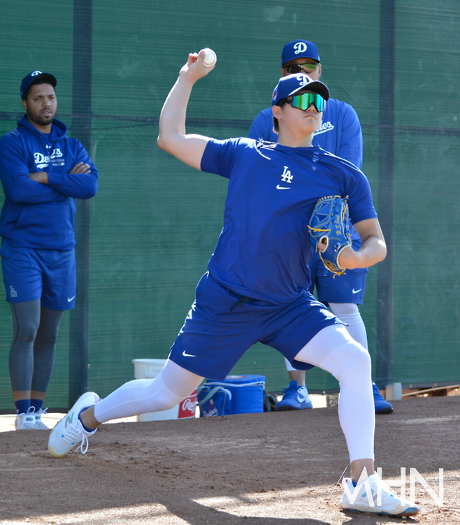 (장현석의 투구모습)