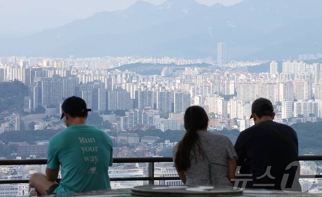 서울 남산에서 바라본 서울 시내 아파트 모습. 2025.8.5/뉴스1 ⓒ News1 권현진 기자