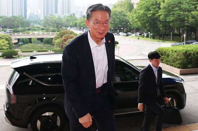정성호 법무부 장관이 8월 7일 오전 경기도 과천시 정부과천청사 법무부로 출근을 하고 있다. /사진=뉴스1