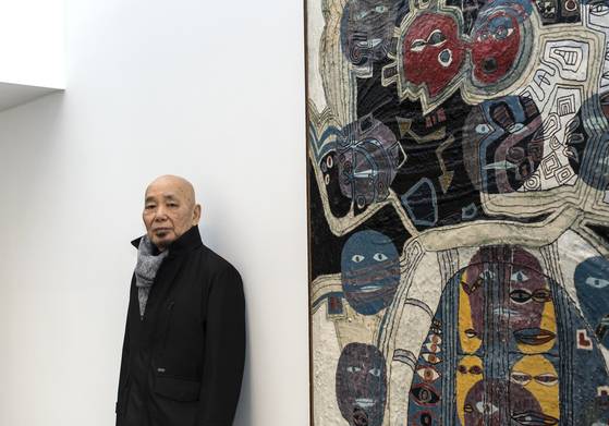 곽덕준 작가. 2018년 서울 갤러리현대 전시 때 모습이다. [중앙포토]