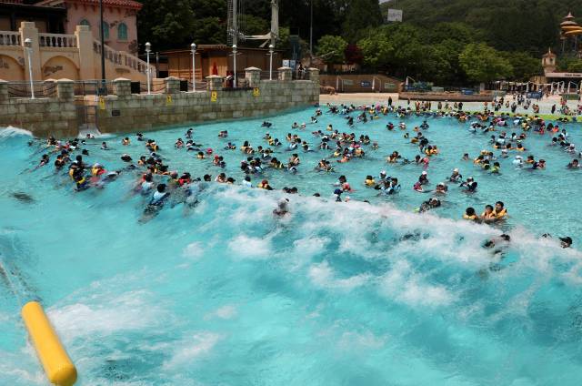 국내 한 워터파크 파도풀(기사 내용과 관련 없습니다). 뉴스1