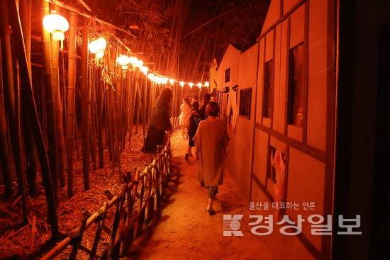 ▲ 한국연극협회 울산시지회가 주최·주관하는 '제17회 울산시 태화강 대숲 납량축제'가 14~17일 태화강 국가정원 야외공연장과 대숲 산책로 일원에서 개최된다. 사진은 지난해 행사 모습.
