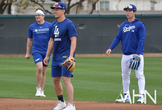 (왼쪽부터 키케 에르난데스, 토미 에드먼 그리고 김혜성. 공교롭게도 세 선수 모두 현재 부상자 명단에 오른 상태다)