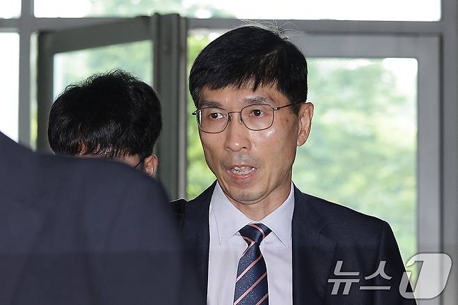 임기훈 전 국방비서관이 8일 오전 서울 서초구 이명현 순직해병특검팀에 참고인 신분으로 조사를 받기 위해 출석하고 있다. 2025.8.8/뉴스1 ⓒ News1 신웅수 기자