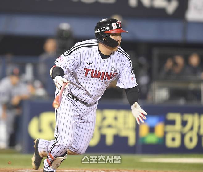 LG 김현수가 서울 잠실구장에서 열린 2025 KBO리그 한화와 경기에서 7회말 안타를 치고 있다. 잠실 | 최승섭기자 thunder@sportsseoul.com