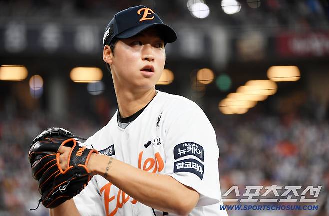 29일 대전 한화생명볼파크에서 열린 한화 이글스와 삼성 라이온즈의 경기. 한화 엄상백이 숨을 고르고 있다. 대전=박재만 기자 pjm@sportschosun.com/2025.07.29/