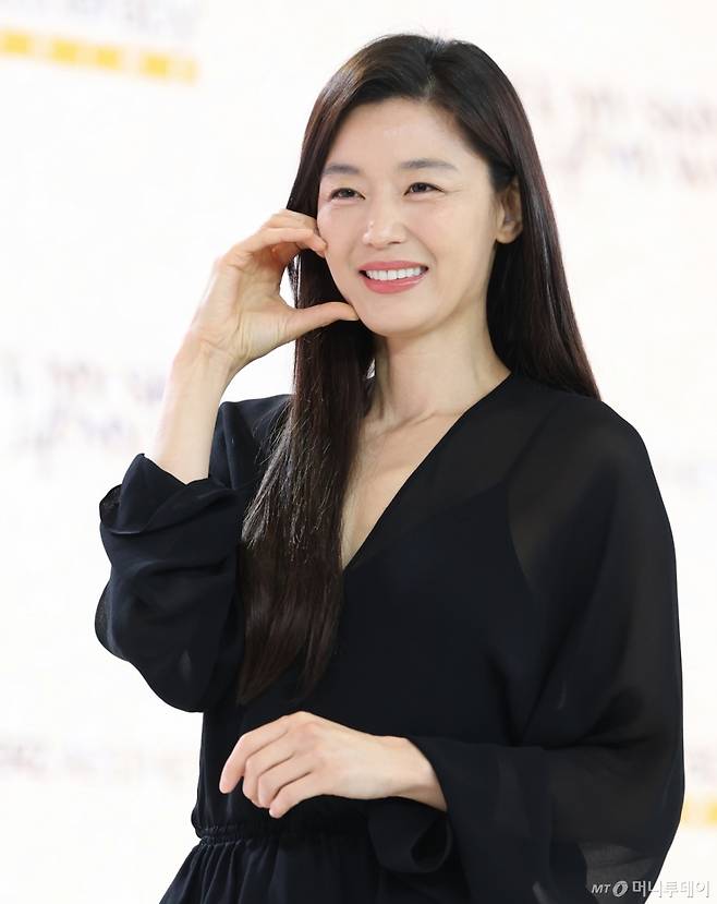 방송인 최화정이 배우 전지현과 친분을 뽐내며 전지현의 여름 별미 레시피를 공개했다./사진=머니투데이 DB
