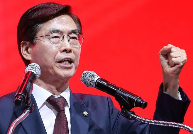 정견발표하는 조경태 국민의힘 당대표 후보 - 조경태 국민의힘 당 대표 후보가 8일 오후 대구 북구 엑스코에서 열린 국민의힘 제6차 전당대회 대구·경북 합동연설회에서 정견발표를 하고 있다. 2025.8.8. 뉴스1