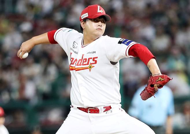 ▲ 최근 좋은 투구 내용으로 SSG 불펜의 엔진 중 하나로 대활약하고 있는 김민 ⓒSSG랜더스