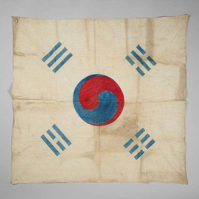 1900년 파리 만국박람회에 출품된 것으로 추정하는 태극기 [프랑스 국립기메동양박물관 제공. 재판매 및 DB 금지]