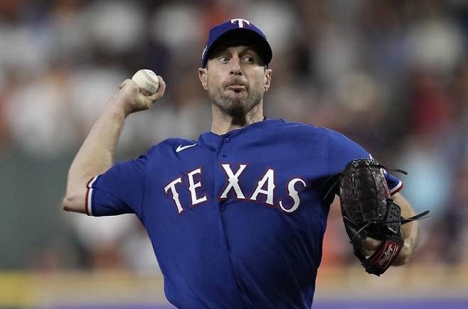 텍사스 시절인 2023년 10월 휴스턴과의 ALCS 7차전에 등판한 맥스 슈어저. AP연합뉴스