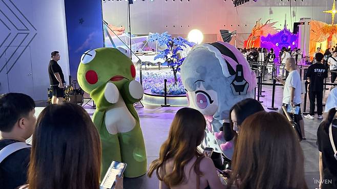 ▲ 루시아는 안 보이지만 그 절친들이 보이니 곧 등장할지도?