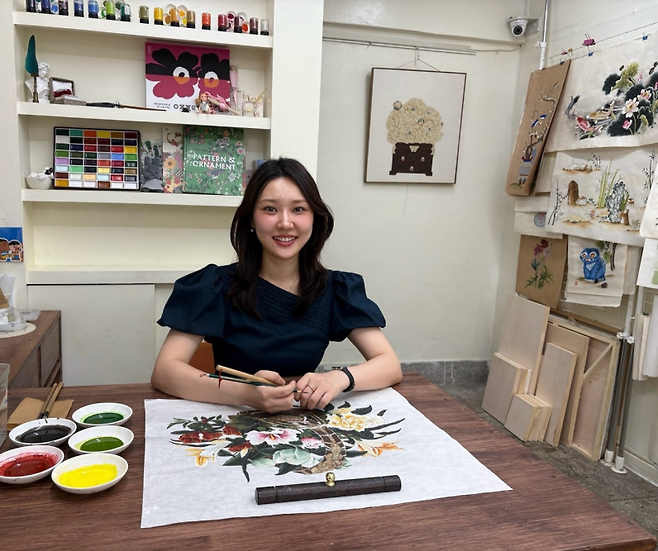 김미연씨는 “사람들을 좋은 방향으로 이끌어주는 부적과 같은 그림이라 생각한다”며 그런 의미에서 민화를 ‘행복화’라고도 부른다고 말했다.