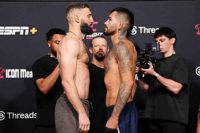 돌리제(왼쪽)와 에르난데스 페이스 오프. /사진=UFC 제공