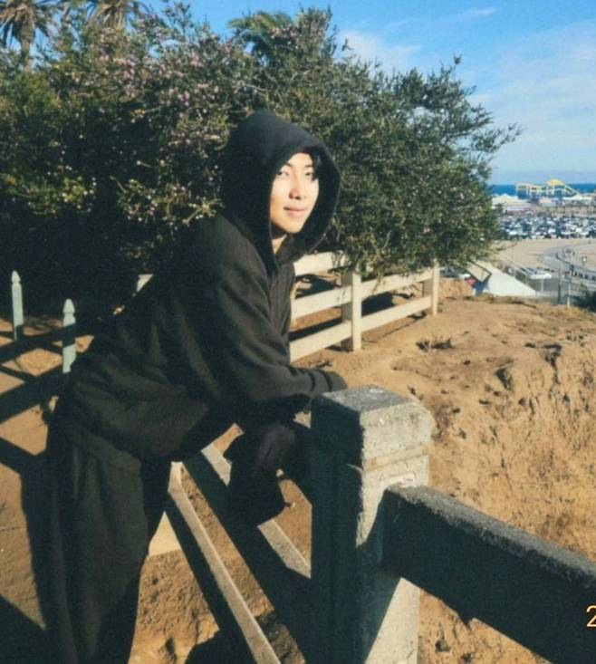 사진 = RM 인스타그램