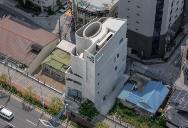 ‘2025 부산다운 건축상’ 민간 부문 은상을 수상한 숙박 시설 '어반에그'. 부산시 제공