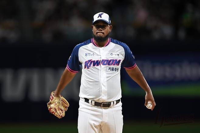 키움 메르세데스가 9일 서울 고척스카이돔에서 열린 2025 KBO리그 두산전에서 역투하고 있다. 사진 | 키움 히어로즈