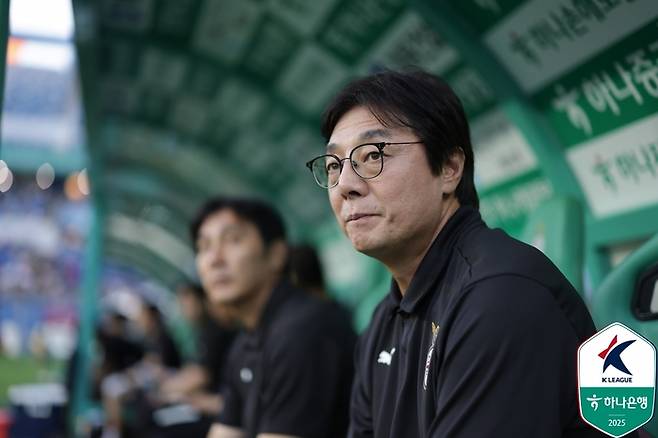 황선홍 감독. 사진 | 한국프로축구연맹