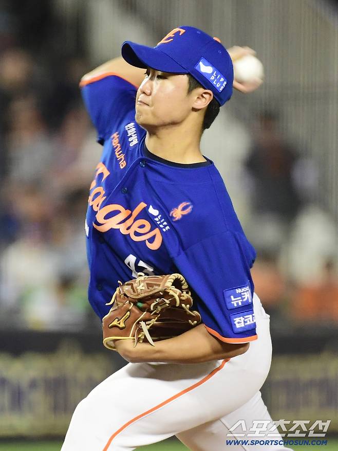 8일 잠실야구장에서 열린 LG와 한화의 경기. 투구하는 한화 정우주. 잠실=송정헌 기자songs@sportschosun.com/2025.08.08/