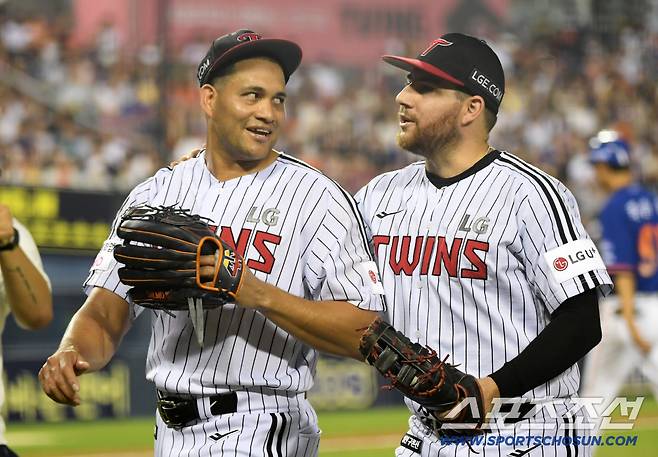 9일 잠실구장에서 열린 LG 트윈스와 한화 이글스의 경기. 5회를 마친 LG 선발 치리노스가 기뻐하고 있다. 잠실=박재만 기자 pjm@sportschosun.com/2025.08.09/