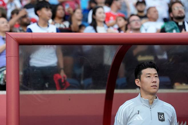 BRIDGEVIEW, ILLINOIS - AUGUST 09: Son Heung-Min #7 of Los Angeles FC looks on during the MLS match between Chicago Fire FC and Los Angeles Football Club at SeatGeek Stadium on August 09, 2025 in Bridgeview, Illinois.   Patrick McDermott/Getty Images/AFP (Photo by Patrick McDermott / GETTY IMAGES NORTH AMERICA / Getty Images via AFP)







<저작권자(c) 연합뉴스, 무단 전재-재배포, AI 학습 및 활용 금지>