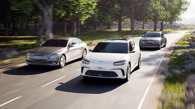 유럽 신시장을 공략할 제네시스 전기차. 왼쪽부터 G80 전동화 모델, GV60, GV70 전동화 모델