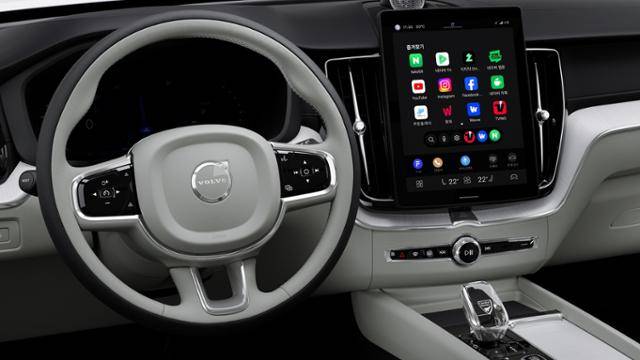 11.2인치 독립형 고해상도 센터 디스플레이에는 각종 정보를 보다 직관적으로 확인할 수 있도록 설계됐다. 볼보자동차코리아 제공