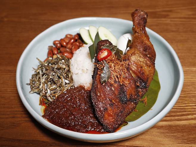 Nasi lemak served at The Makan [PARK SANG-MOON]