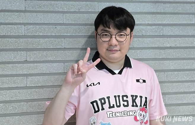 ‘베릴’ 조건희가 10일 오후 5시 서울 종로구 롤파크 LCK 아레나에서 열린 ‘2025 LCK’ 정규시즌 라이즈 그룹 4라운드 DN 프릭스와 경기가 끝난 뒤 쿠키뉴스와 인터뷰하고 있다. 김영건 기자