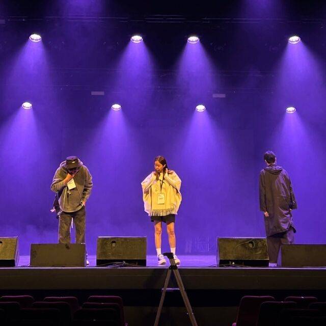 코요태가 음원 차트를 접수하며 국민 그룹의 복귀를 알렸다. 호주공연 리허설 장면. /신지 소셜미디어