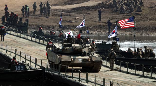 올해 3월 경기 연천군 임진강 일대 석은소 훈련장에서 열린 한미 연합 제병협동 도하훈련. 공동취재단