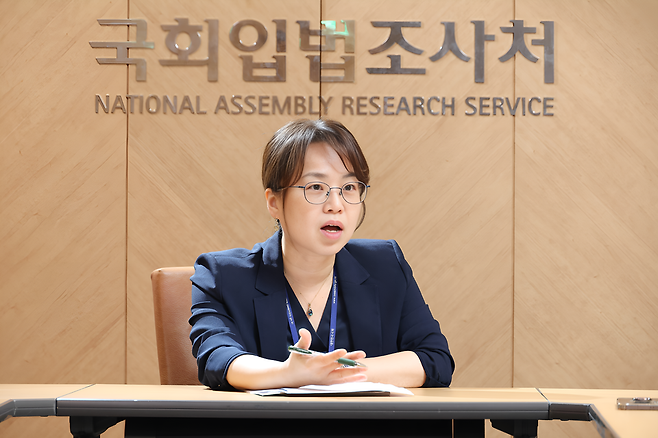 허민숙 국회입법조사처 보건복지여성팀 입법조사관이 8월5일 서울 여의도 국회입법조사처에서 시사저널과 인터뷰하고 있다. ⓒ 시사저널 임준선