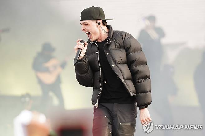 지난 5월 미국 시카고에서 공연하는 페소 플루마 [AP 연합뉴스 자료사진. 재판매 및 DB 금지]