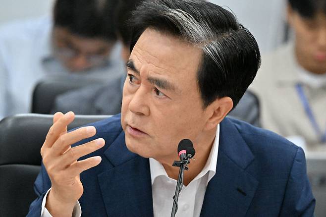 11일 열린 제79차 실국원장 회의에서 김태흠 충남지사가 발언하고 있다.