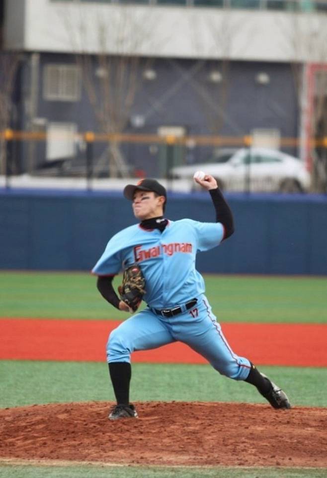 나주광남고BC 최상훈이 역투를 하고 있다. 독자제공.