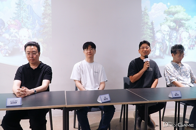 왼쪽부터 픽셀트라이브 이정환 시스템 디렉터, 최진성 PD, 배정현 대표, 정태룡 콘텐츠 디렉터.