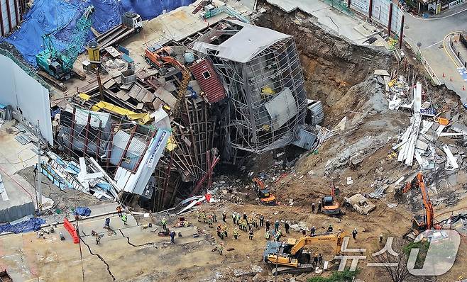 경기 광명시 일직동 신안산선 복선전철 5-2공구 붕괴 현장. /뉴스1 ⓒ News1