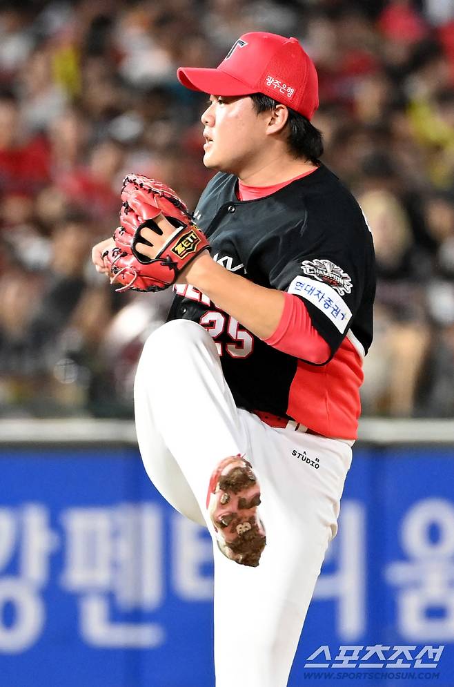 5일 부산 사직야구장에서 열린 KIA와 롯데의 경기, KIA 한재승이 역투하고 있다. 부산=허상욱 기자wook@sportschosun.com/2025.08.05/