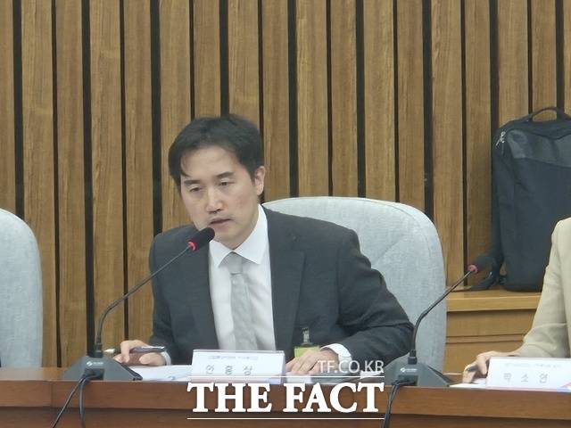 세미나에 참석한 안홍상 기획재정부 미주통상과 과장은 반도체 관세율을 우려하는 목소리에 대해 "반도체 관세에 대해서는 최혜국 대우 약속받았기에 15%가 나올 것으로 합의가 된 상황"이라고 해명했다. /송호영 기자