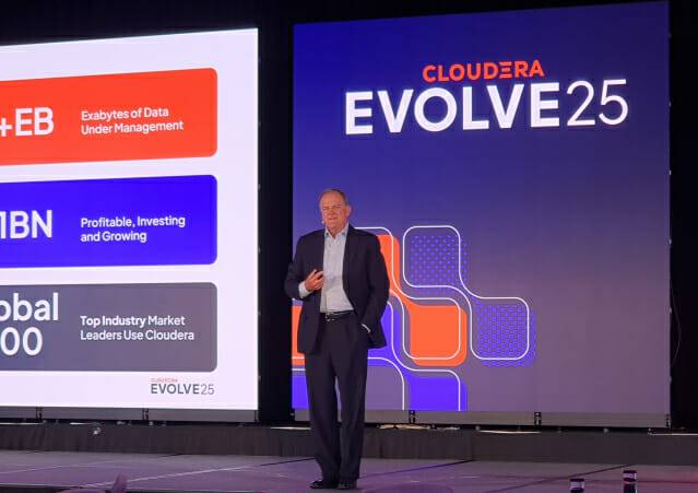 찰스 샌즈버리 클라우데라 CEO가 지난 7일 싱가포르 마리나 베이 샌즈에서 열린 '이볼브25 싱가포르(Evolve25 Singapore)'에 참여했다. (사진=클라우데라)