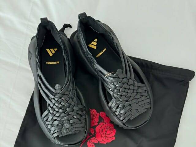 논란이 된 오아하카 슬립온.(사진=인스타그램 캡처)