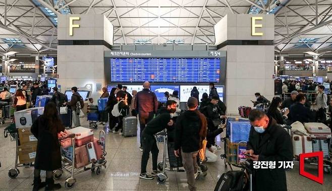 설 명절 연휴를 앞둔 지난 1월 24일 인천국제공항 제1여객터미널 모습.