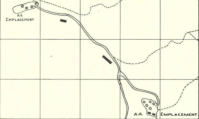 1945년 미군이 작성한 ‘AMS L-951 서울 지도’(축척 1만분의 1)의 용산 부분에서 일제 조선군 사령부 위쪽의 남산 서봉과 동봉 부분을 확대한 부분. 늘어진 길의 왼쪽 끝과 아래 오른쪽 두곳에 점들이 모인 주머니 모양으로 표시된 것이 오늘날 남산 서울타워 자리에 배치됐던 대공 고사포 진지들이다. 김천수 연구자 제공