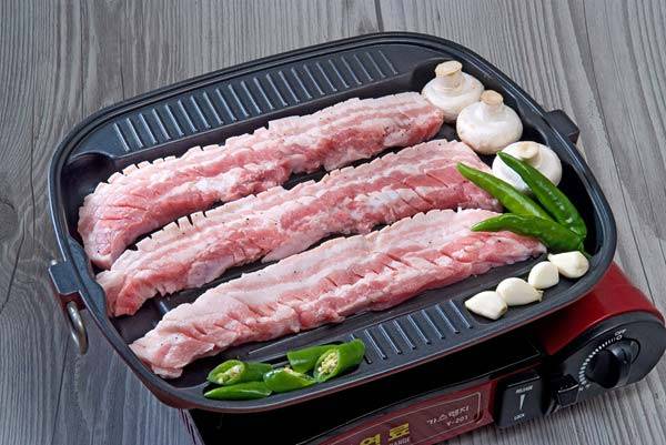 생마늘을 꾸준히 먹으면 콜레스테롤 수치 개선과 혈압 안정화 등 다양한 건강 효과를 얻을 수 있다는 연구 결과가 나왔다./사진=게티이미지뱅크