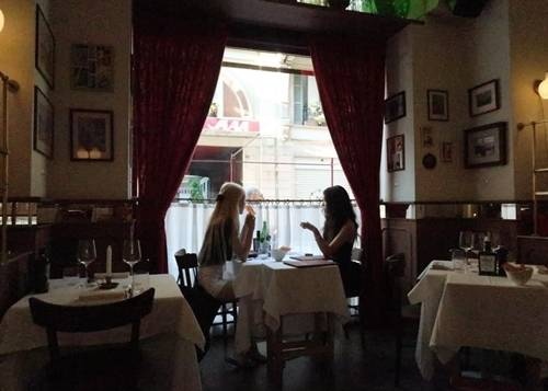 그룹 블랙핑크 로제가 월드투어 중 소탈한 컵라면 먹방을 공개했다. 사진=로제 SNS